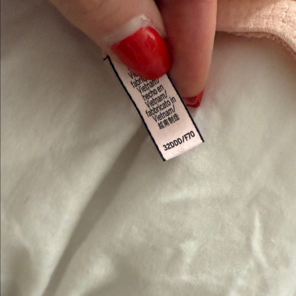 Victoria's Secret Lace Bralette in Peach - Picture 5 of 5